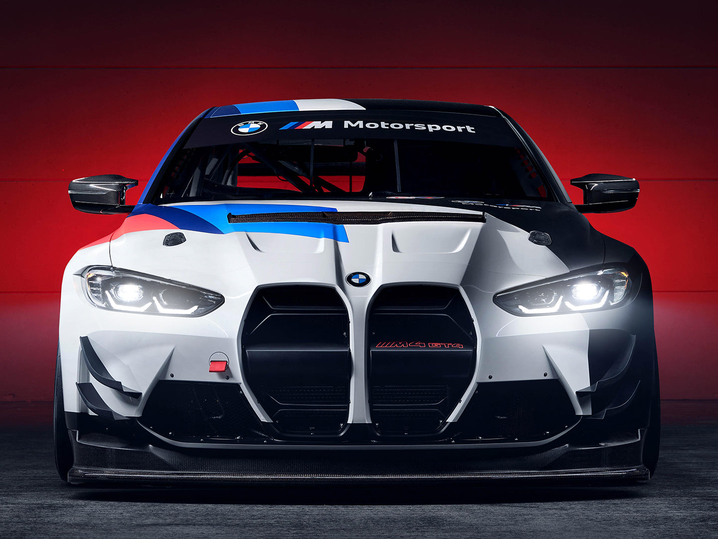 BMW-M4-GT-Neon-LED-Poster-Glow-Effect